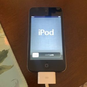 32 GB IPod Touch W/ Charging Cord
